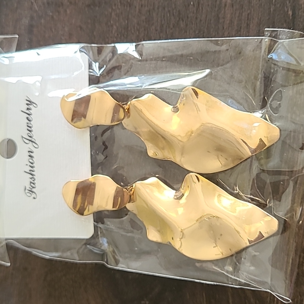 Earings - Picture 3 of 3